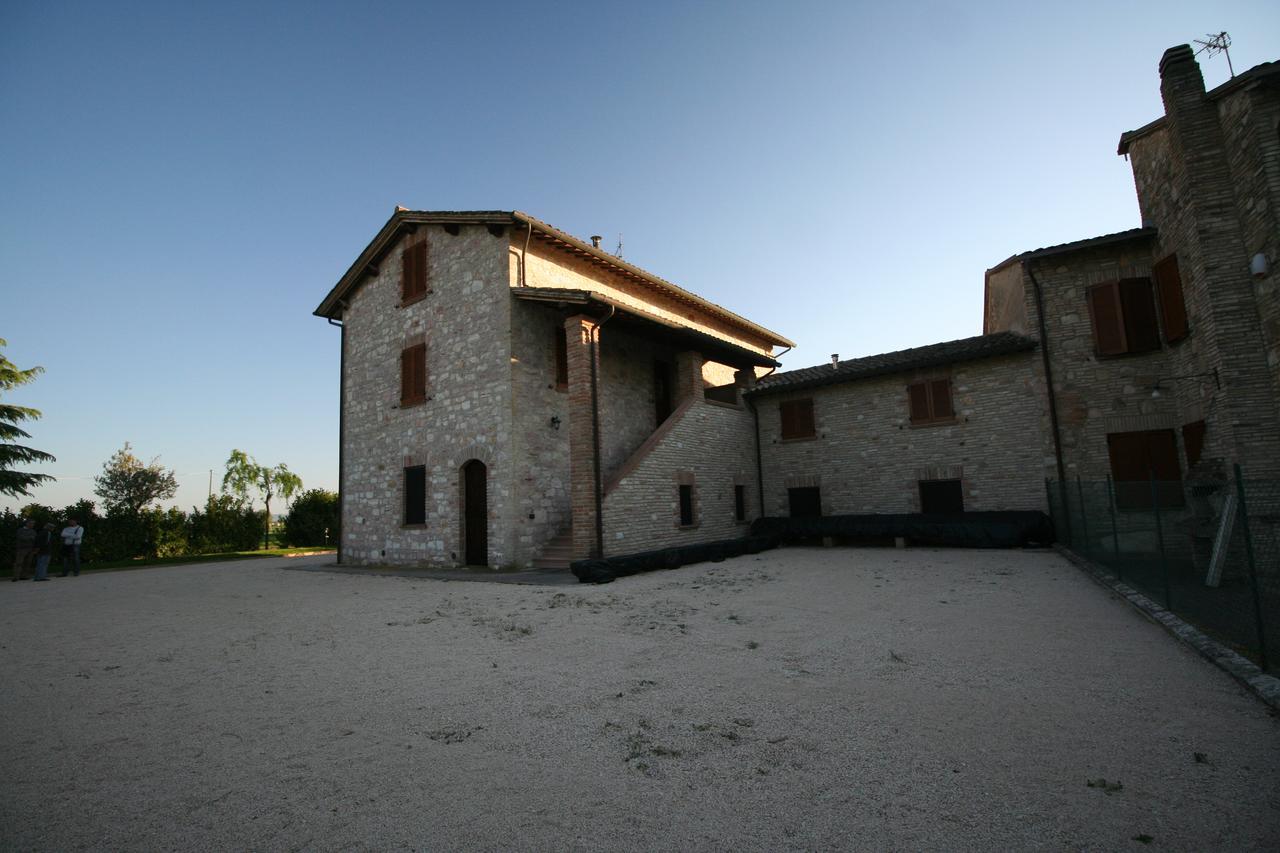 Agriturismo"Il Sagrato Di Assisi" Appartamenti,Camere Экстерьер фото